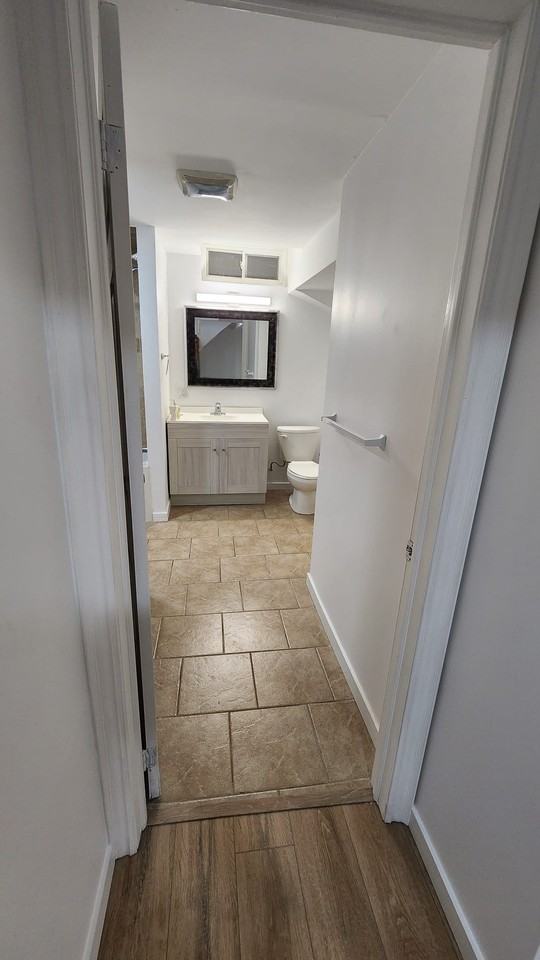 18 Greenleaf Terrace - Photo 3 of 10
