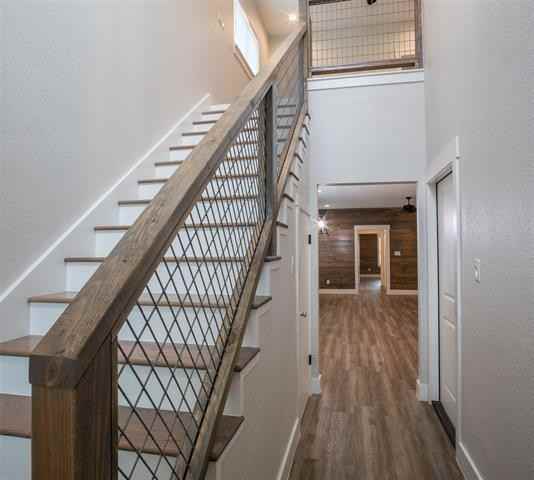 516 N Main St - Photo 2 of 16