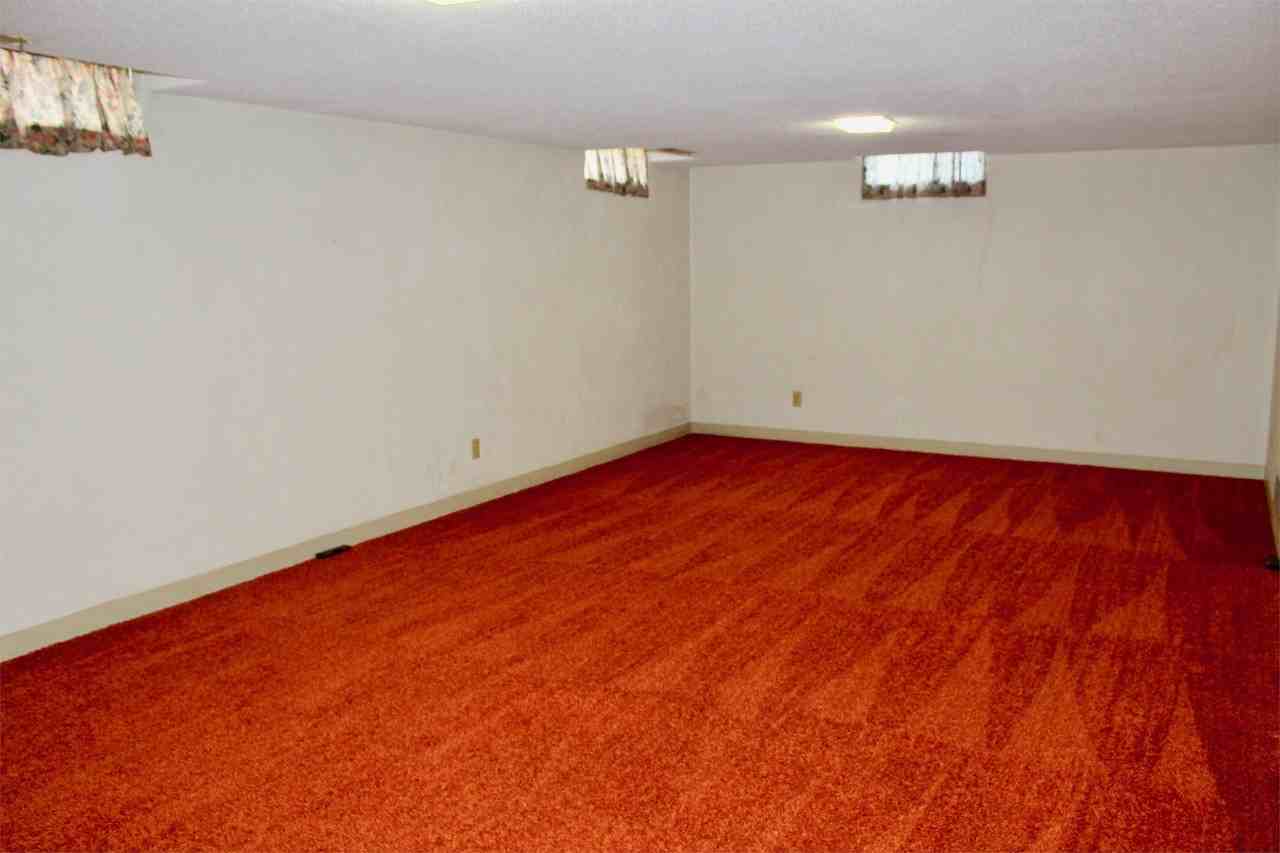 2701 Nottingham Dr - Photo 3 of 11