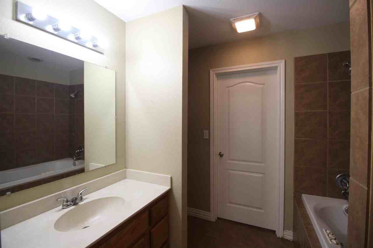 114 Sunset Blvd - Photo 3 of 14