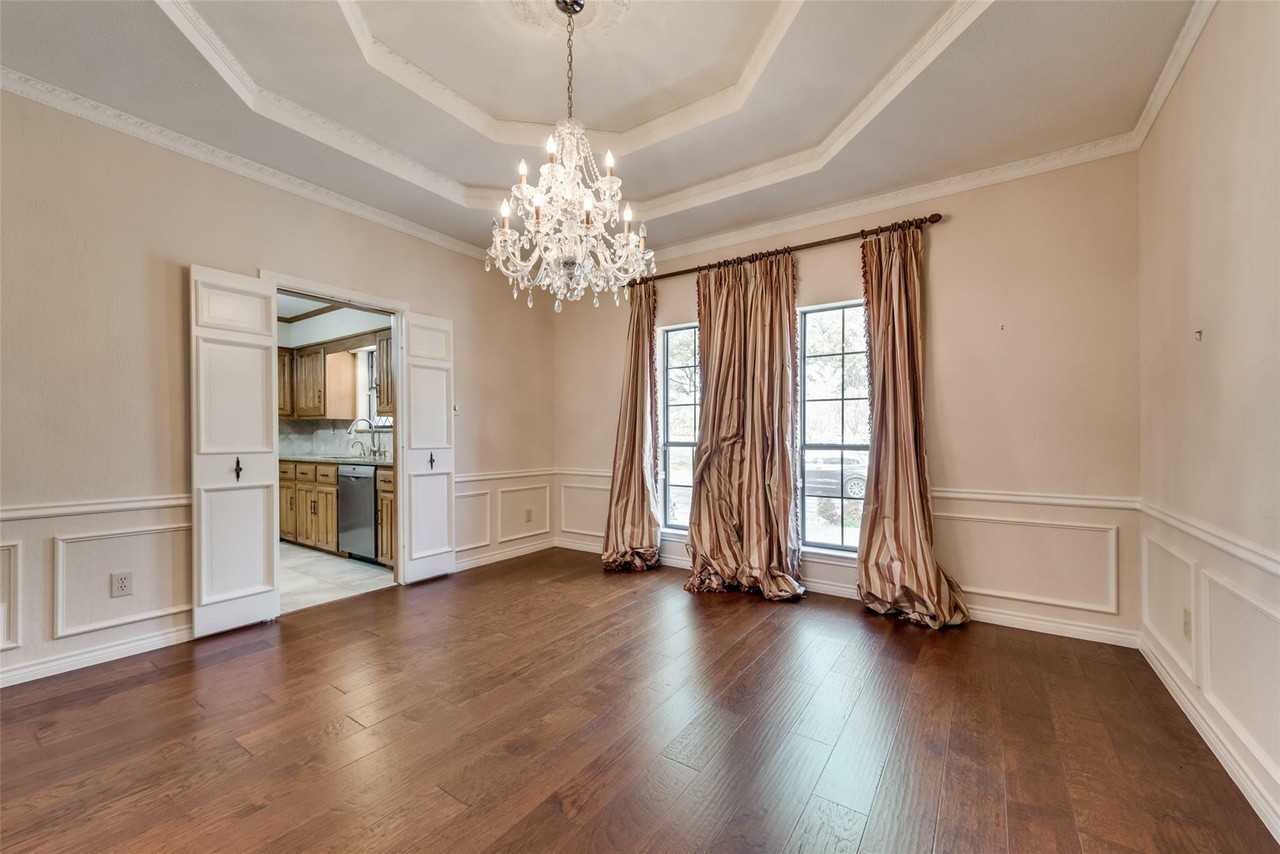 6918 Woodland Dr - Photo 3 of 20