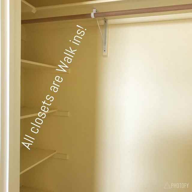 1184 Se Freedom Cir #LEFT - Photo 2 of 18