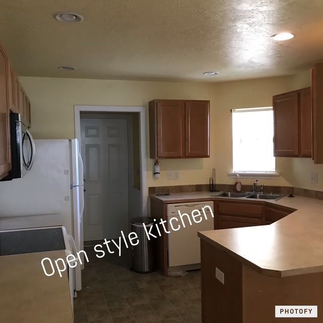 1184 Se Freedom Cir #LEFT - Photo 3 of 18