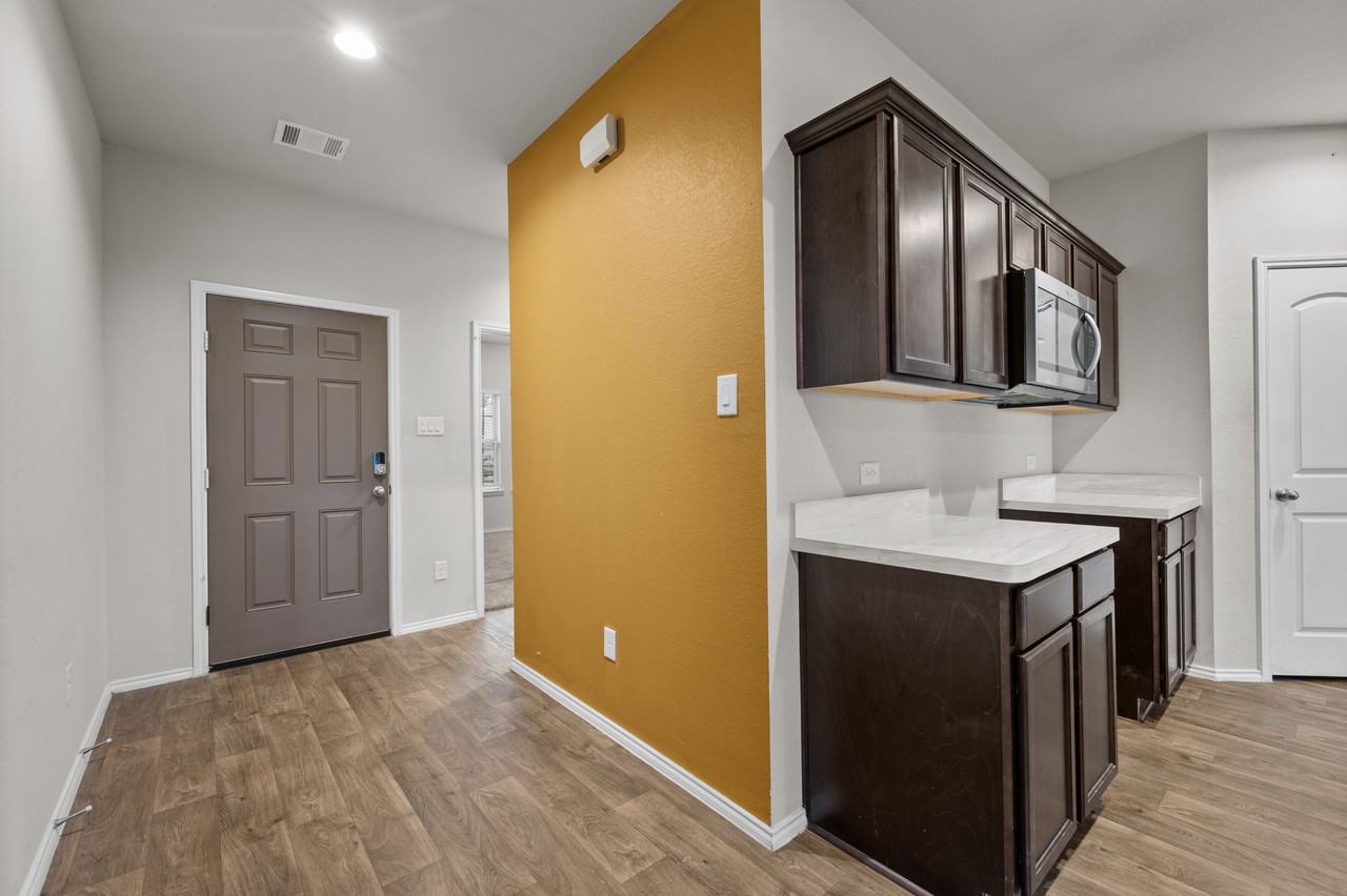 20811 Olive Leaf St - Photo 5 of 31