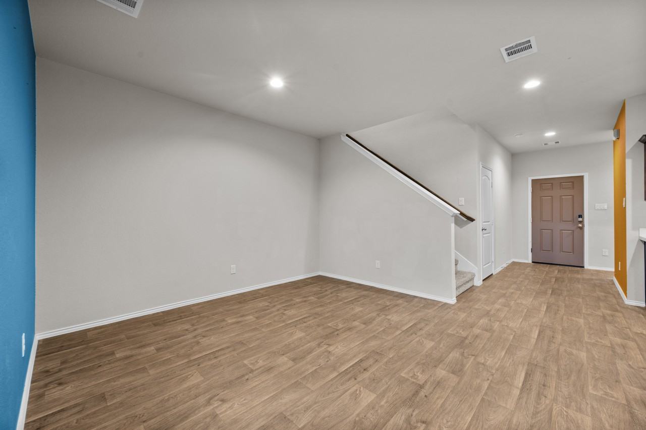 20811 Olive Leaf St - Photo 7 of 31