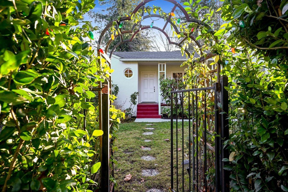 4055 Marianne Dr - Photo 3 of 26