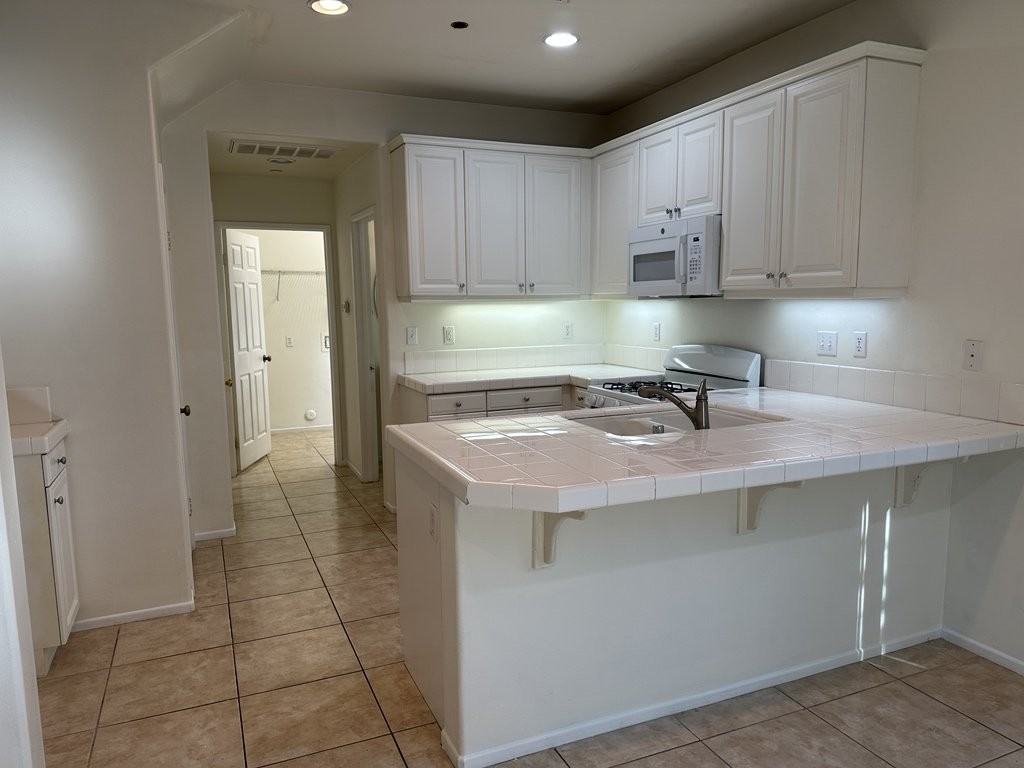 9782 Winterberry Dr - Photo 2 of 15