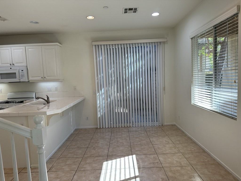 9782 Winterberry Dr - Photo 3 of 15