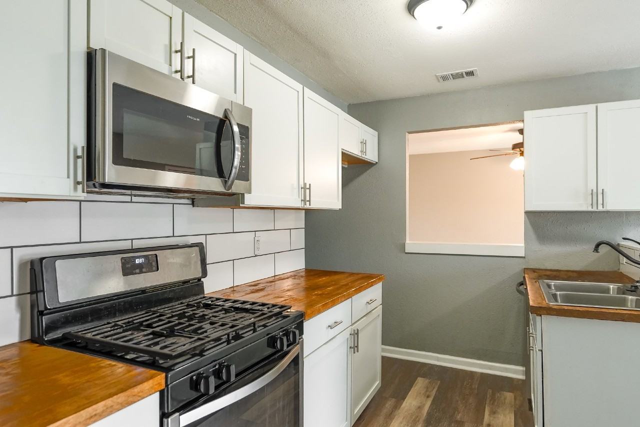 407 Samuel Dr - Photo 6 of 14