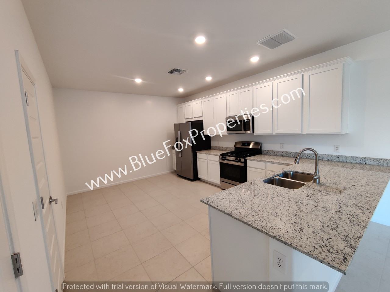 10430 W Kerrigan Ln - Photo 2 of 23