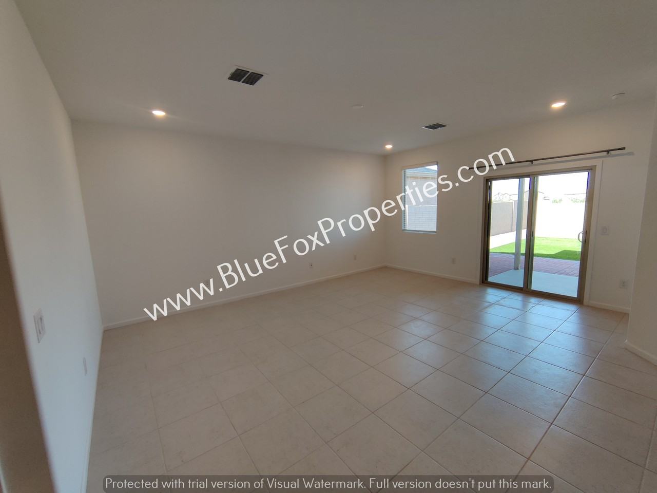 10430 W Kerrigan Ln - Photo 4 of 23