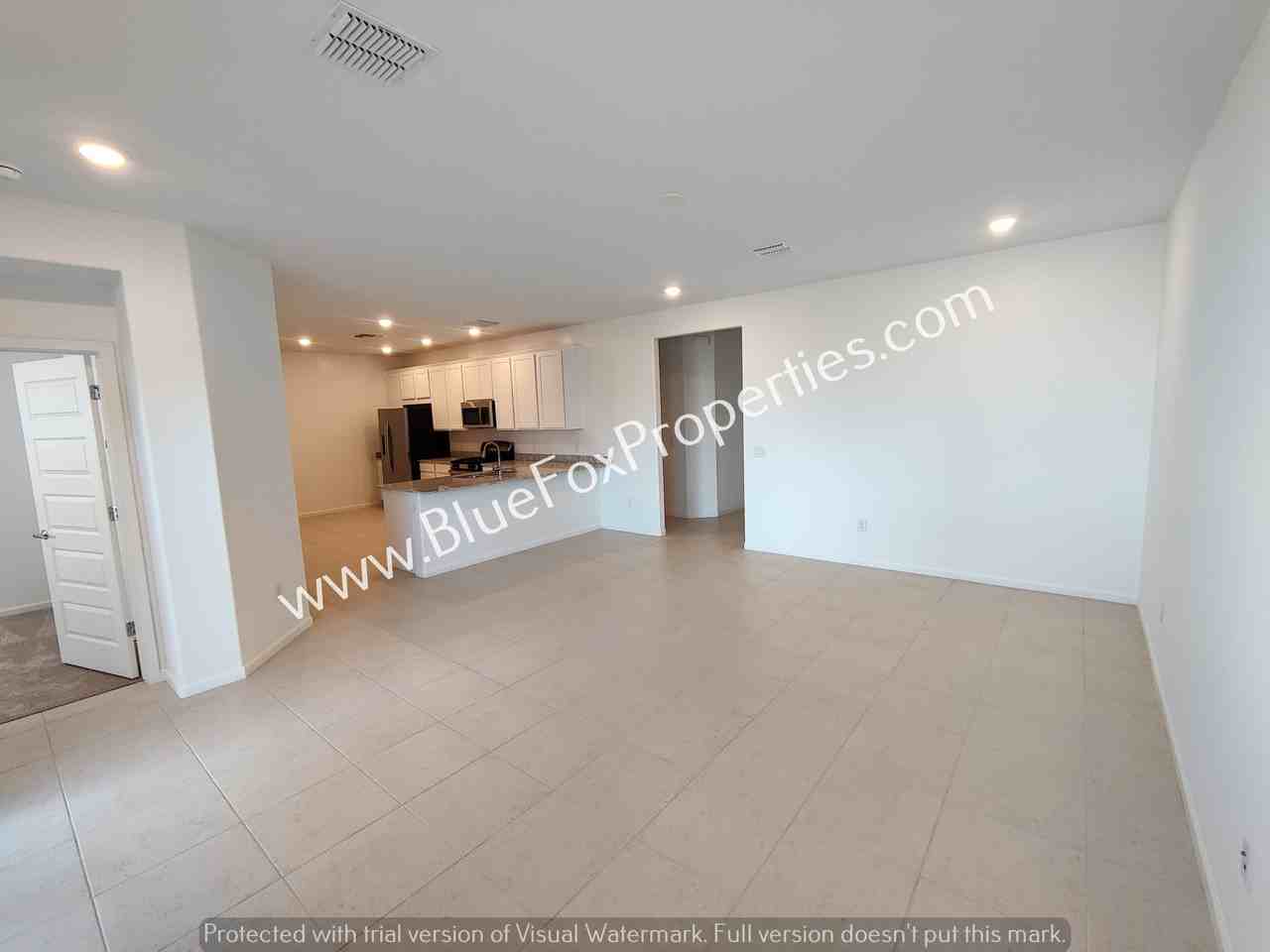 10430 W Kerrigan Ln - Photo 3 of 23