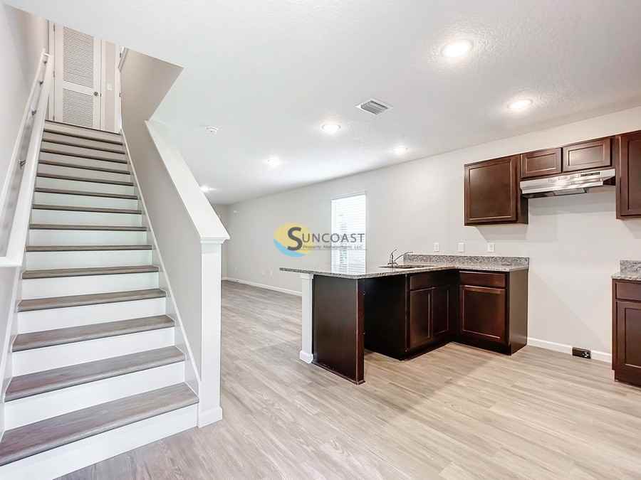 1248 Mull St - Photo 2 of 20