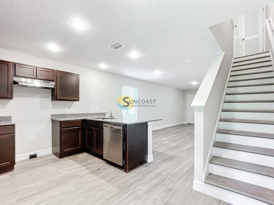 6920 Thurston Rd - Photo 2 of 38