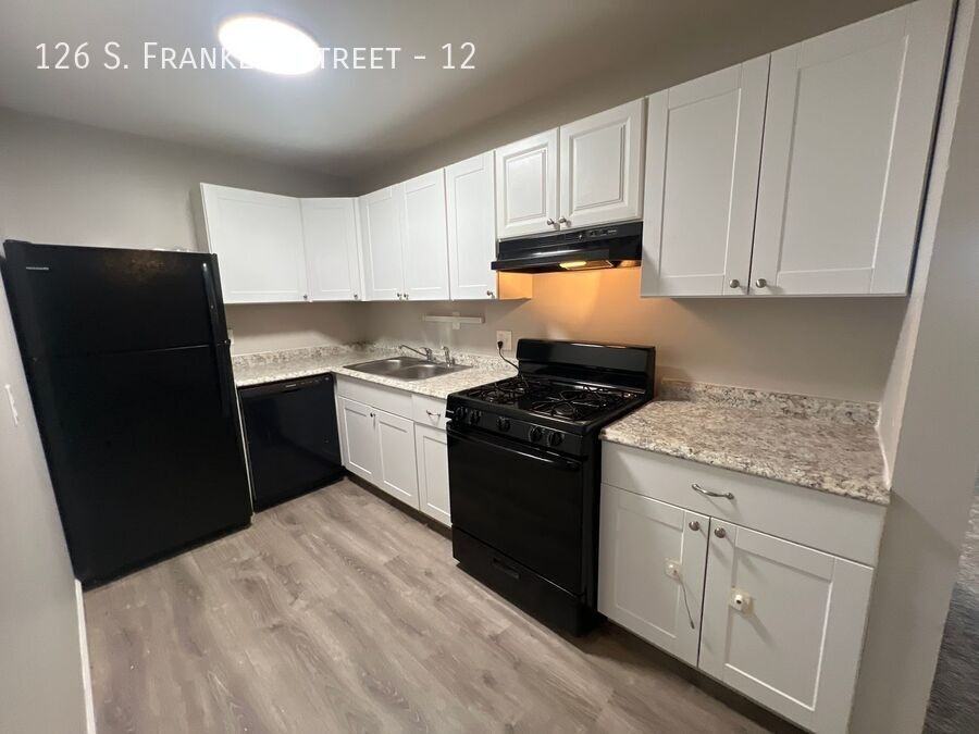 126 S Franklin St #12 - Photo 3 of 25