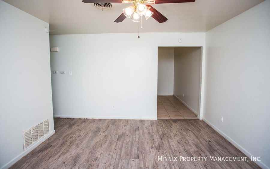 4630 52nd St #A - Photo 7 of 21