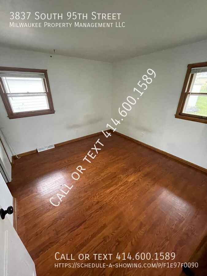 3837 S 95th St - Photo 3 of 6