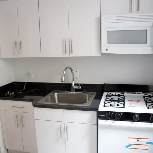 51 stratford #b11 - Photo 2 of 8