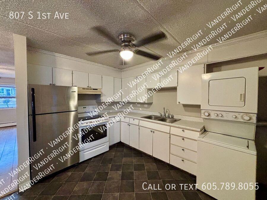 807 S 1st Ave - Photo 2 of 12