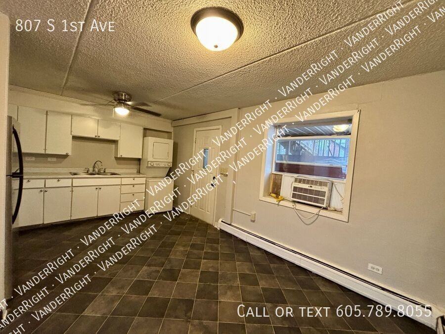 807 S 1st Ave - Photo 3 of 12