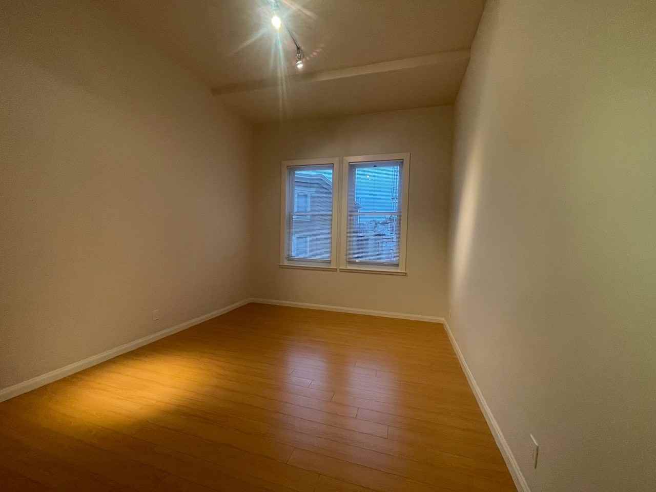 1154 Kearny St - Photo 2 of 31