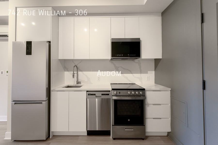 742 Rue William #306