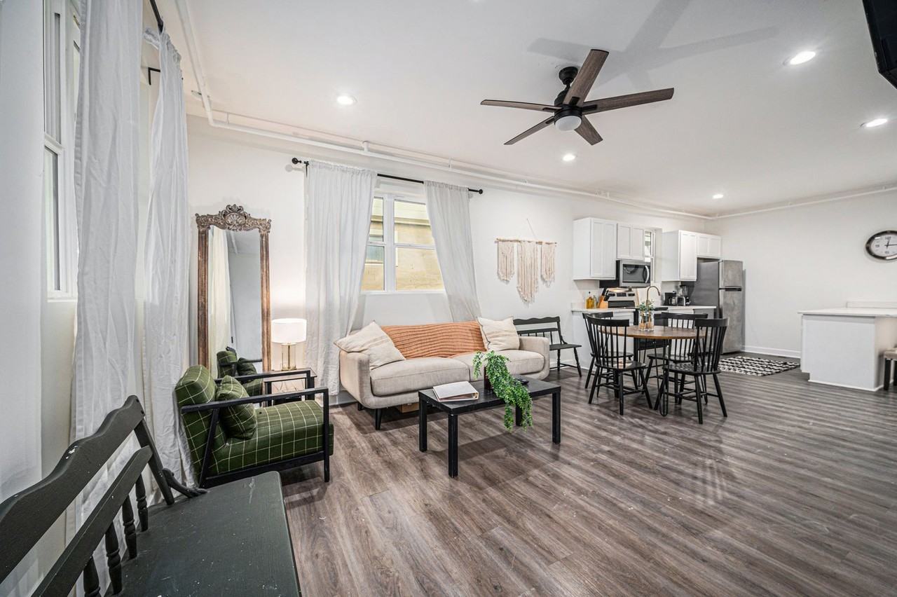 3722 Central St - Photo 2 of 50