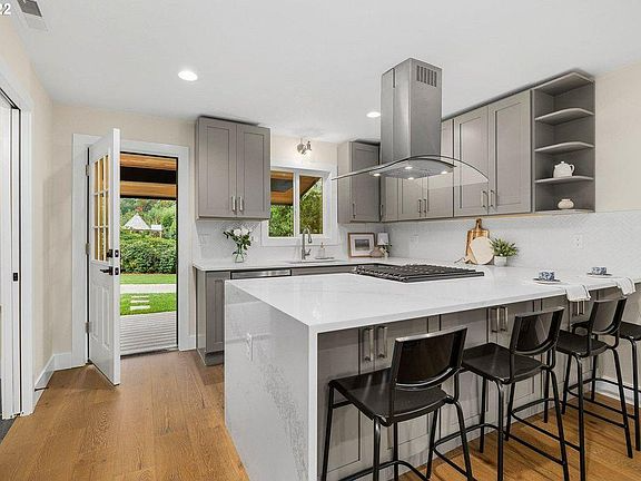 514 Se 42nd Ave #A - Photo 2 of 23