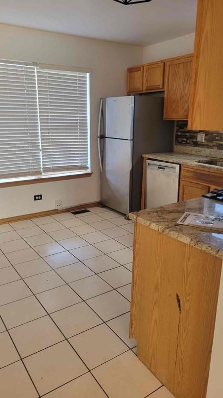 1322 E 72nd Pl - Photo 2 of 11