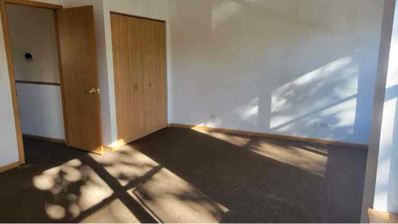 1322 E 72nd Pl - Photo 4 of 11