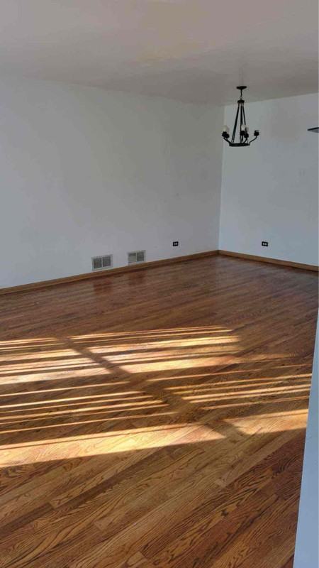 1322 E 72nd Pl - Photo 5 of 11