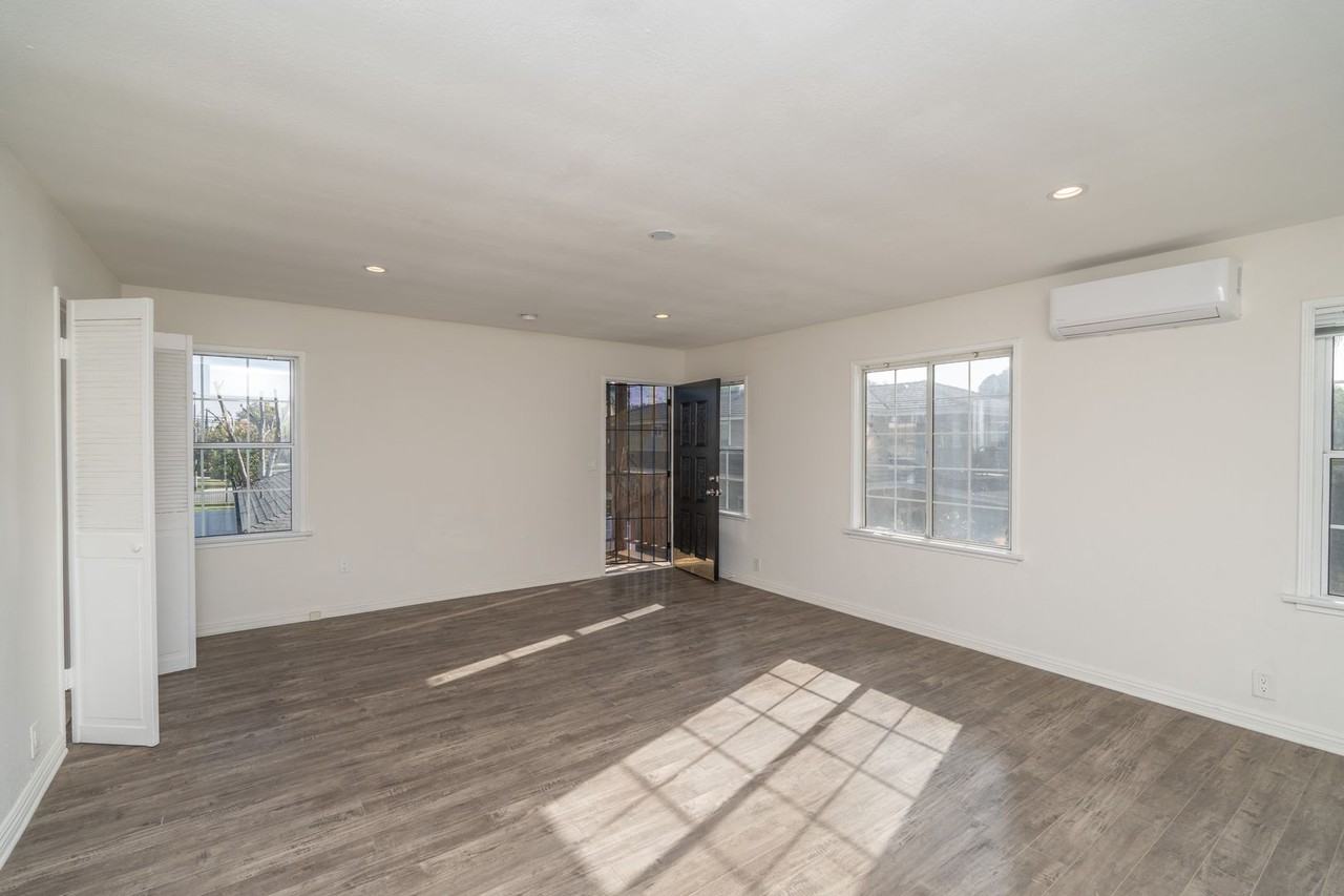 1411 1/2 S 8th Ave - Photo 3 of 20