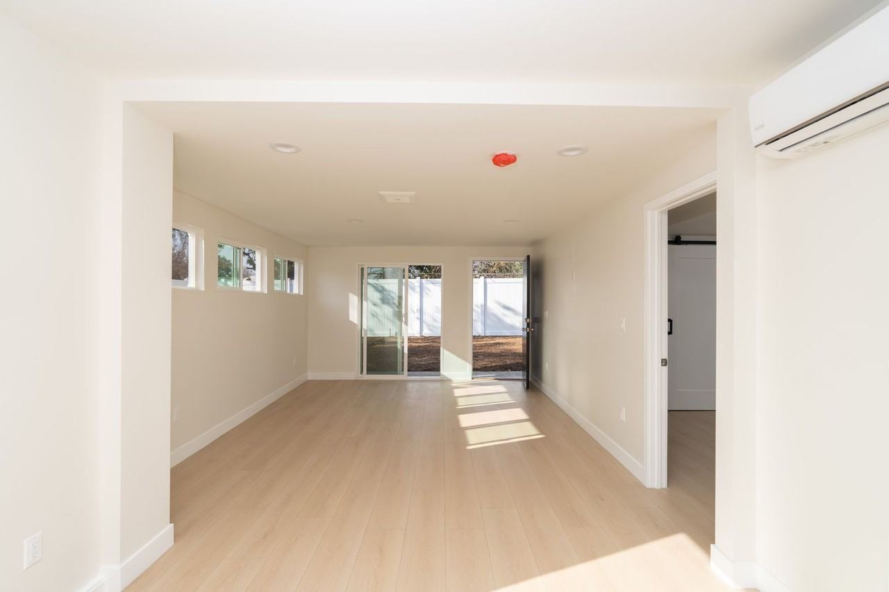 1411 S 8th Ave #B - Photo 2 of 21