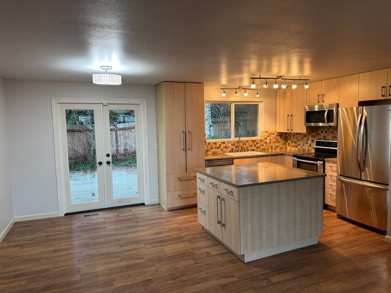 505 74th St Sw - Photo 2 of 18