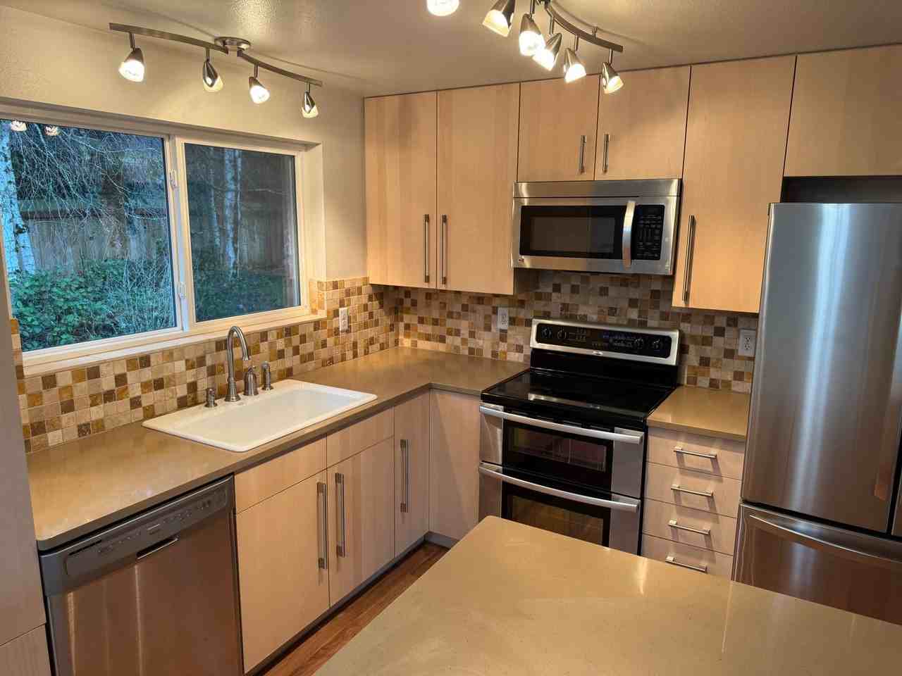 505 74th St Sw - Photo 3 of 18