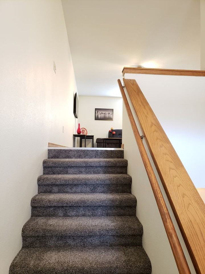 1132 Country Club Ln - Photo 2 of 25