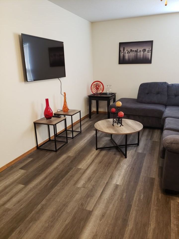 1132 Country Club Ln - Photo 4 of 25