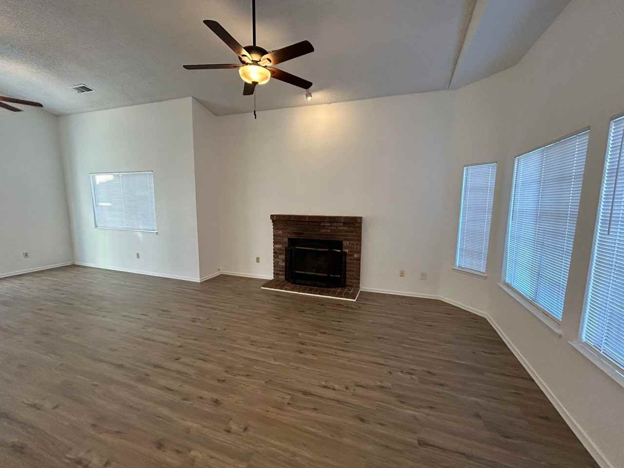 7921 Cold Creek Ct - Photo 3 of 18