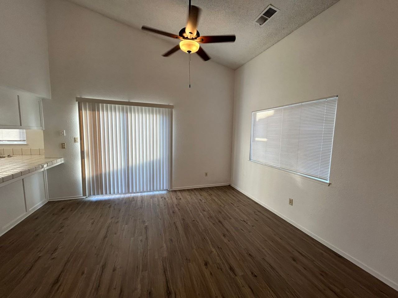 7921 Cold Creek Ct - Photo 4 of 18