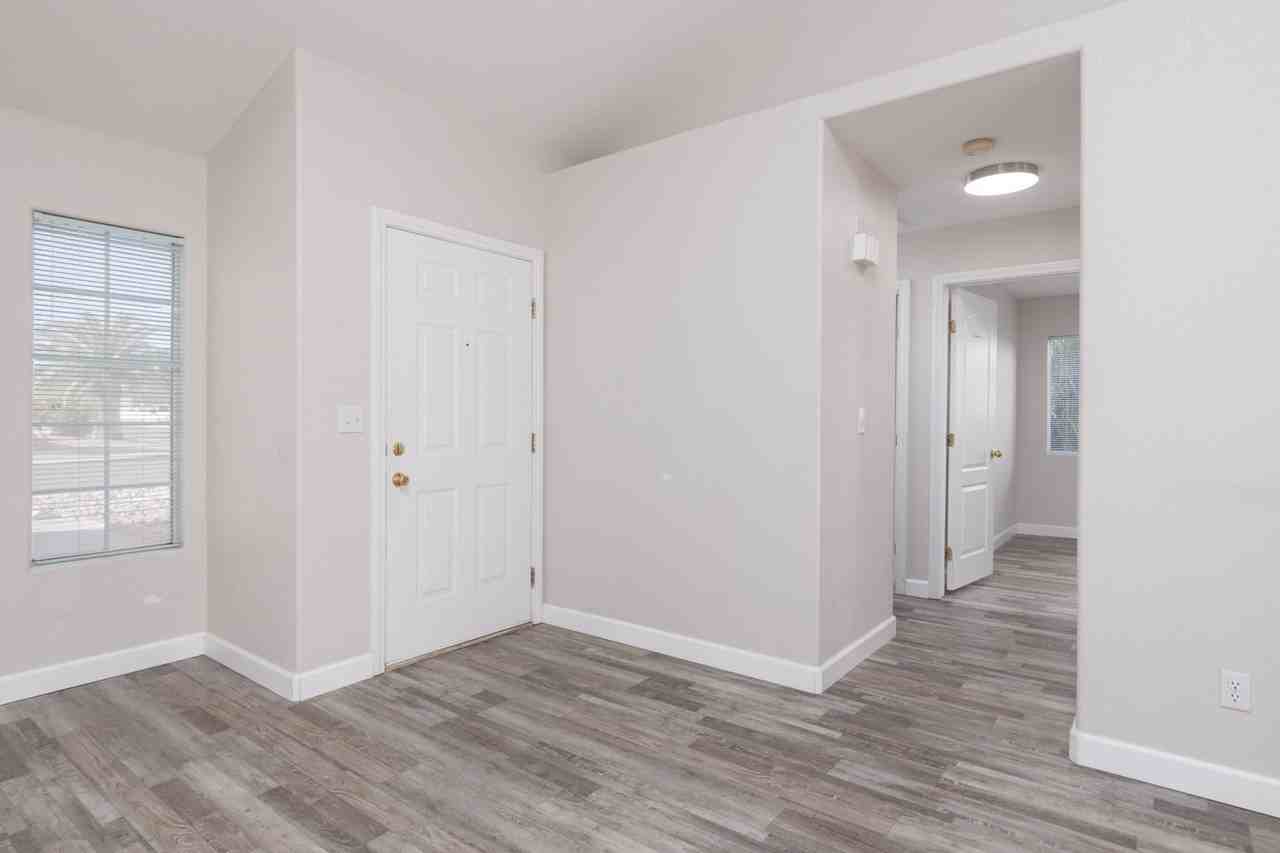 296 Gean St - Photo 2 of 17