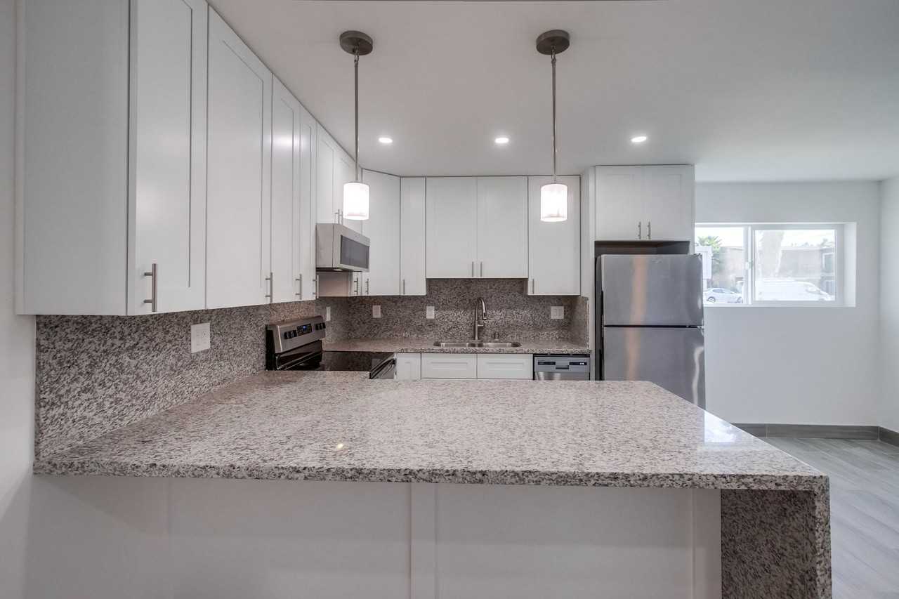 738 S. Orange Avenue - Photo 7 of 25