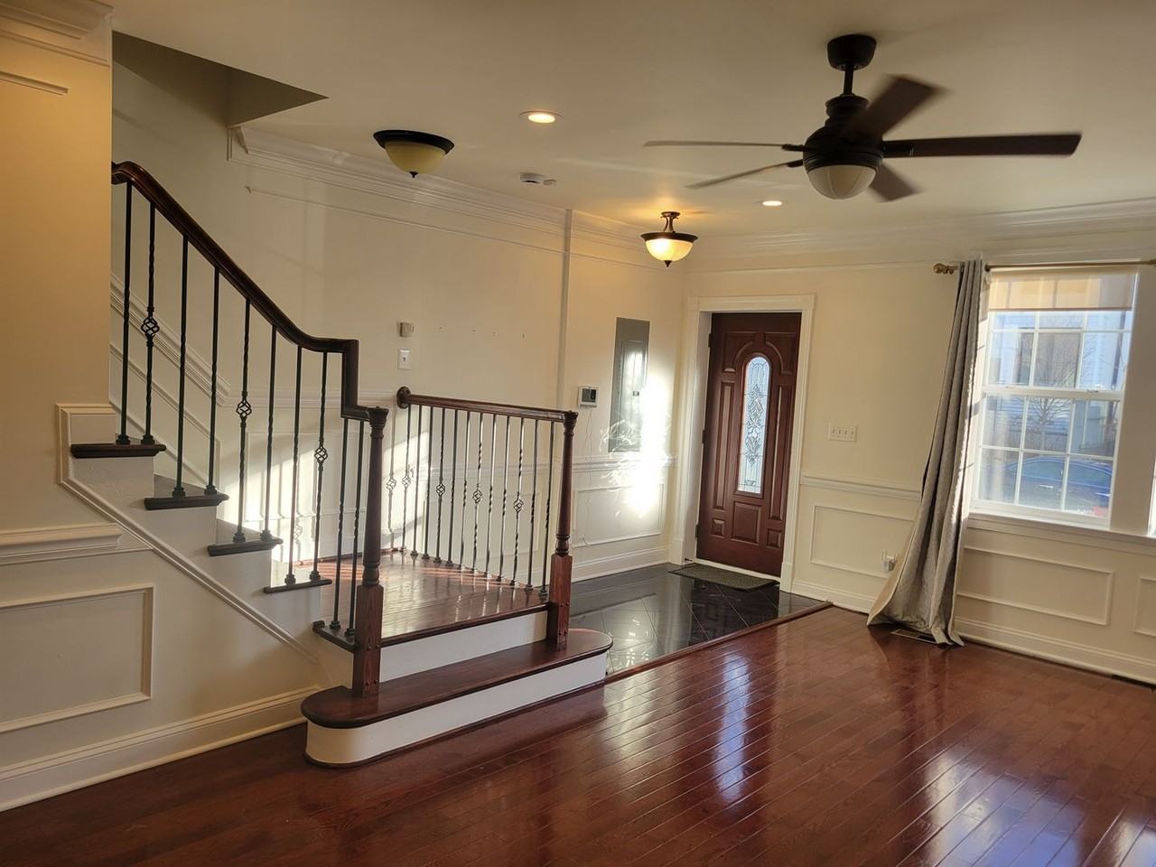 1006 18th St Ne - Photo 2 of 21