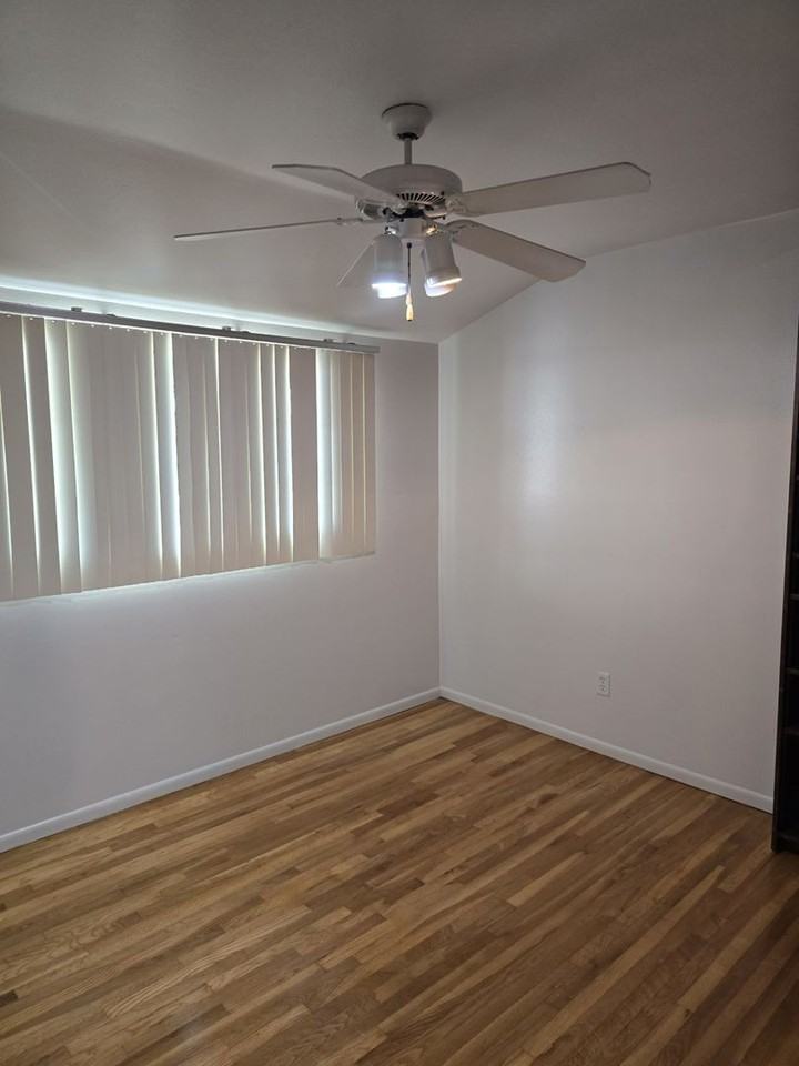 10221 Macduff St - Photo 3 of 3