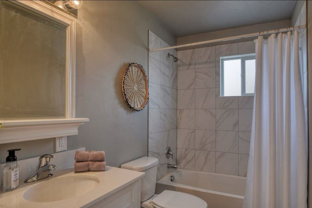 10213 N Whittier St - Photo 3 of 8