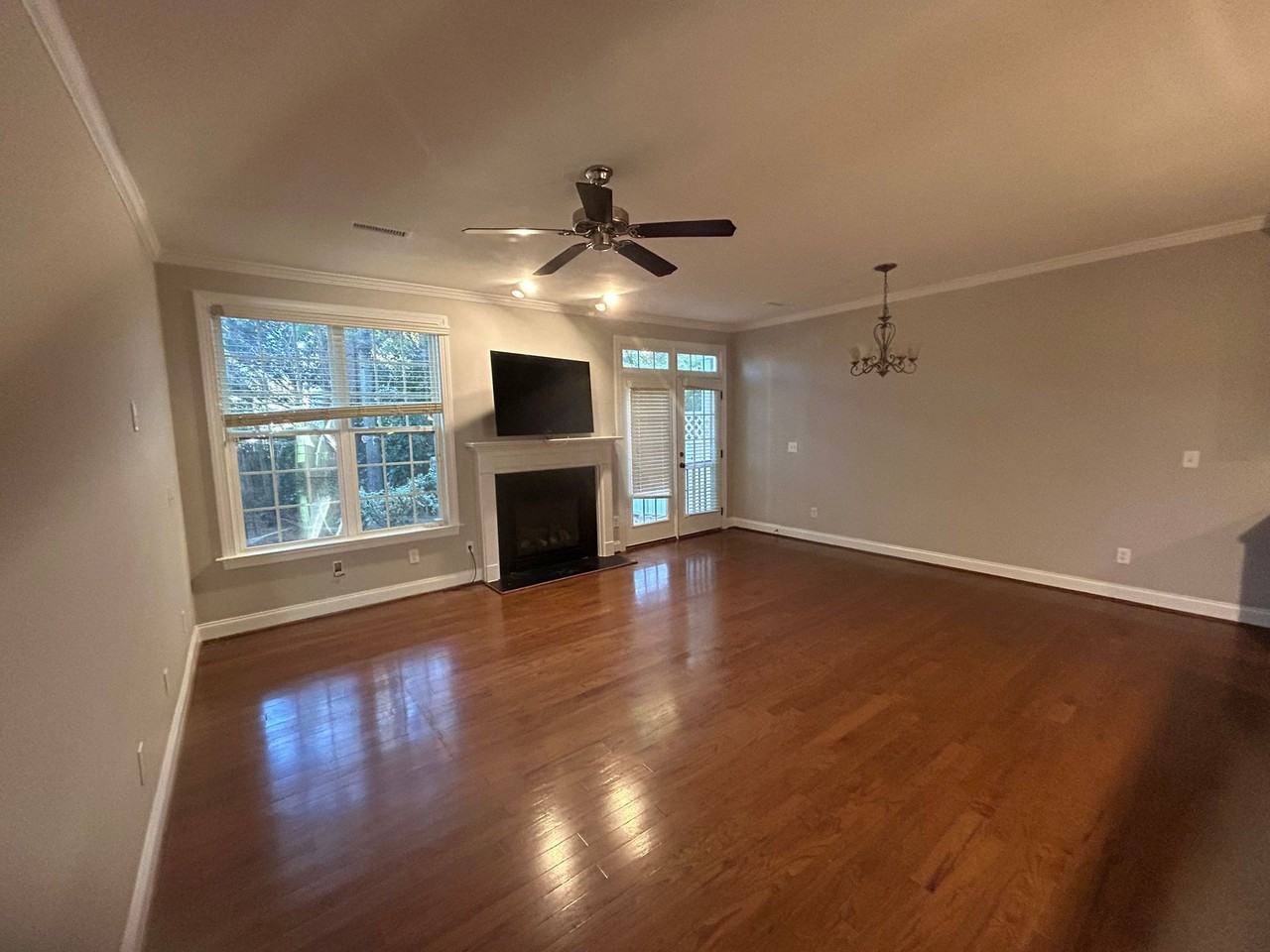 1313 Foxglove Dr #1313 - Photo 3 of 14