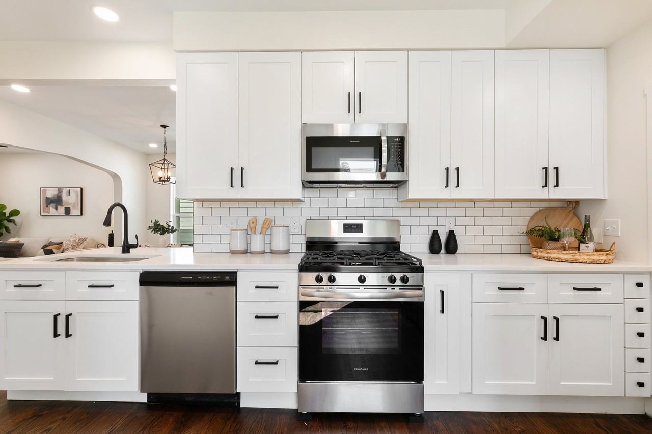 227 N Walnut St #NA - Photo 3 of 22