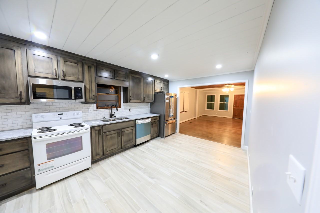 207 Lilac Ave #NA - Photo 2 of 8