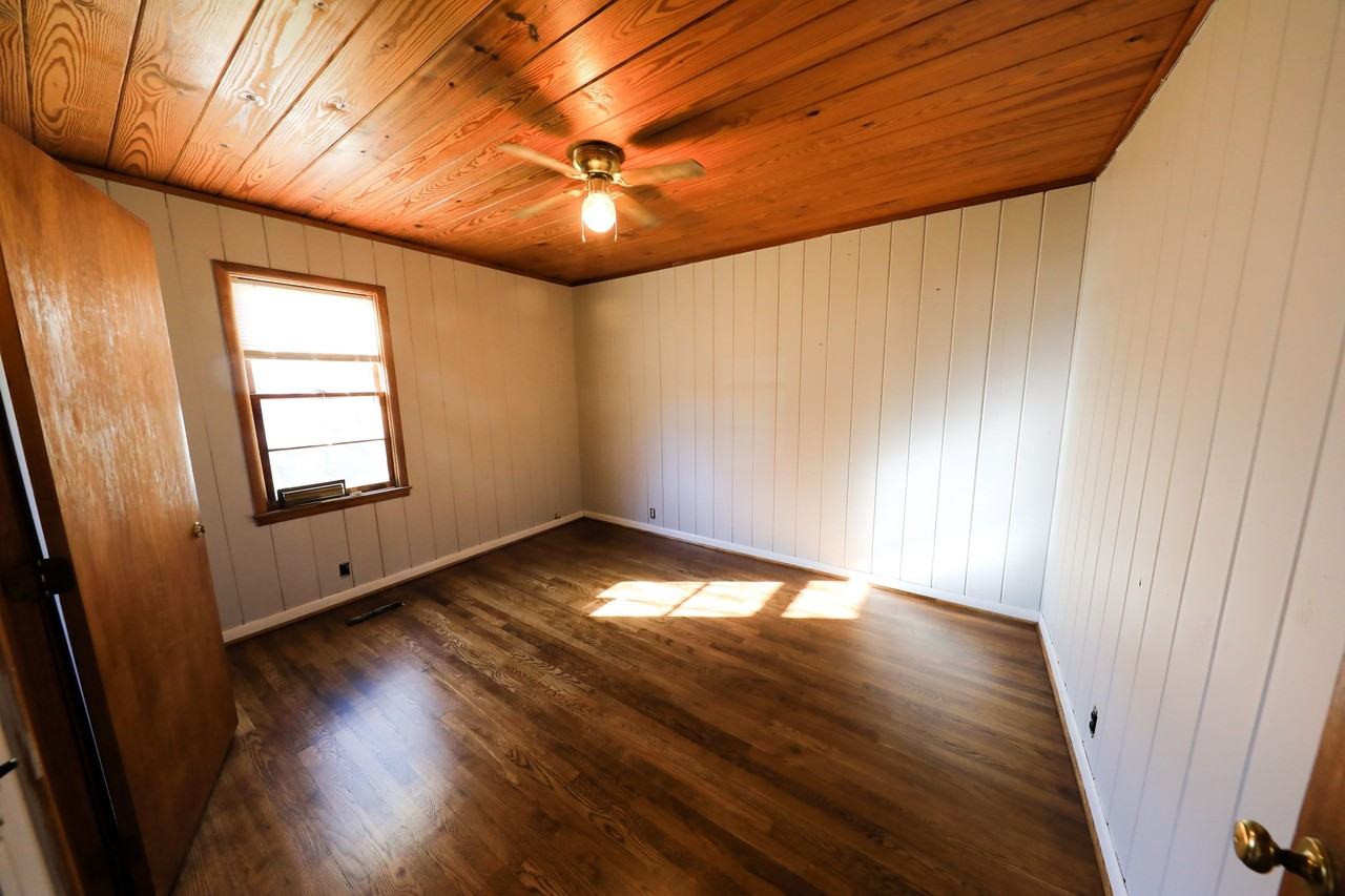 207 Lilac Ave #NA - Photo 7 of 8