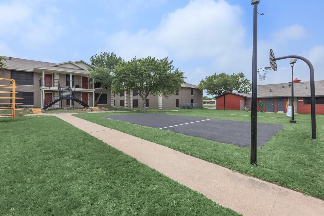 Tower South Apartments - Photo 7 of 18