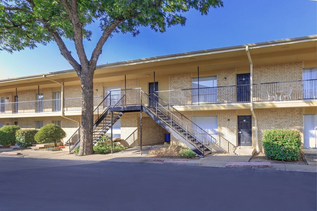 Valley View - DFW - Photo 5 of 26